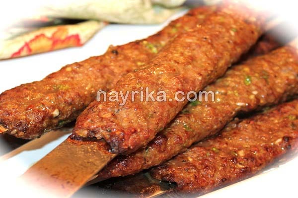 کباب کوبیده, کباب کوبیده رستورانی, ادویه مخصوص کباب کوبیده, طرز تهیه کباب کوبیده خانگی, چرا کباب کوبیده سفت می شود, برای آبدار شدن کباب کوبیده, طرز تهیه کباب کوبیده در فر, گوشت کباب کوبیده, برای آبدار شدن کباب کوبیده, طرز تهیه کباب کوبیده بناب, کباب, عکس کباب, عکس کباب کوبیده