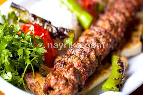 کباب کوبیده, کباب کوبیده رستورانی, ادویه مخصوص کباب کوبیده, طرز تهیه کباب کوبیده خانگی, چرا کباب کوبیده سفت می شود, برای آبدار شدن کباب کوبیده, طرز تهیه کباب کوبیده در فر, گوشت کباب کوبیده, برای آبدار شدن کباب کوبیده, طرز تهیه کباب کوبیده بناب, کباب, عکس کباب, عکس کباب کوبیده