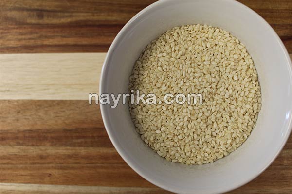ارده, ارده کنجد, ارده چیست, خواص ارده, مضرات ارده, طبع ارده, ارده و لاغری, خواص ارده و عسل, طریقه مصرف ارده کنجد, آیا ارده چاق کننده است, طرز تهیه ارده, ارده در بارداری, کالری ارده, کالری یک قاشق ارده, یک قاشق ارده چند کالری دارد