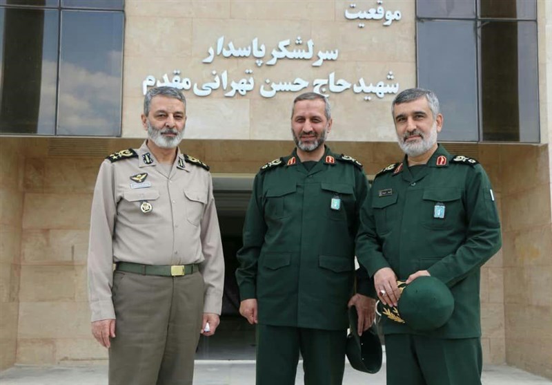 فرمانده کل ارتش با سردار حاجی زاده دیدار کرد