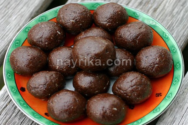 شکلات رسته سوغات اردبیل