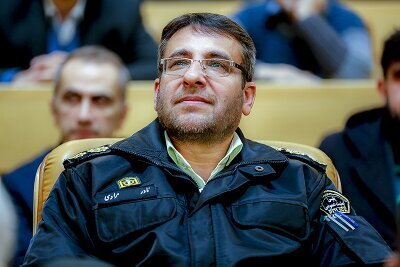 هشدار پلیس به تولیدکنندگان و فروشندگان لباسهای مبتذل و نامناسب هشدار پلیس به تولیدکنندگان و فروشندگان لباسهای مبتذل و نامناسب
