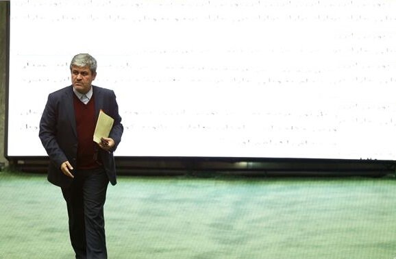 بررسی اعتبارنامه تاجگردون ادامه دارد