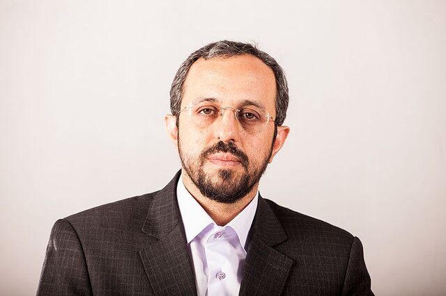احدیان به عنوان دستیار سیاسی و رسانه ای رییس مجلس منصوب شد