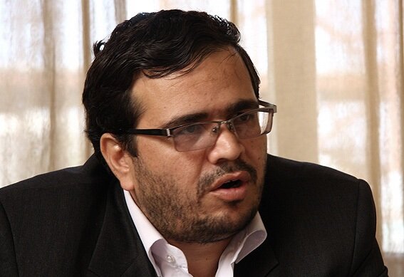 عنابستانی: مردم، تاب تحمل مجادله در ساختارهای قدرت را ندارند عنابستانی: مردم، تاب تحمل مجادله در ساختارهای قدرت را ندارند