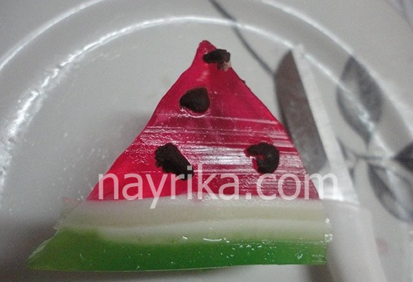ژله هندوانه شب یلدا, ژله هندوانه در ظرف پیرکس, ژله هندوانه, ژله هندوانه ای, طرز تهیه ژله هندوانه ساده, طرز تهیه ژله هندوانه لیوانی, ژله سه رنگ هندوانه ای, ژله هندوانه ای راحت, طرز درست کردن ژله هندوانه شب یلدا, آموزش ژله هندوانه ای شب یلدا, ژله هندوانه یلدا, طرز تهیه ژله هندوانه, ژله هندوانه برای شب یلدا, طرز تهیه ژله بستنی هندوانه ای, ژله هندوانه ای شب یلدا, ژله رولی هندوانه ای, ژله هندوانه با بستنی, درست کردن ژله هندوانه, طرز تهیه ژله هندوانه ای, طرز تهیه ژله هندوانه شب یلدا, عکس ژله هندوانه ای شب یلدا