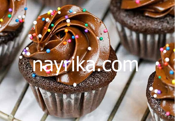 طرز تهیه کاپ کیک با رویه شکلات طرز تهیه کاپ کیک با رویه شکلات